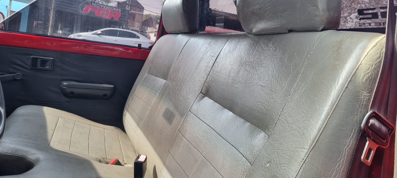 TOYOTA HILUX 2.4 DIESEL